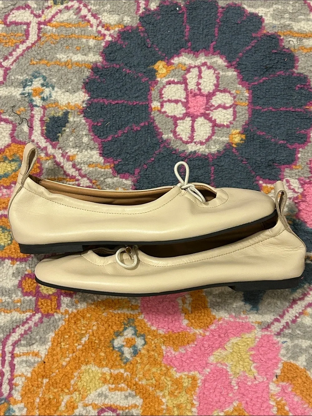 ALOHAS Rosalind Cream Leather Ballet Flats With Tie Bow Size 38, US 7-7.5